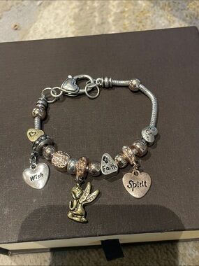 Silver fashion charm bracelet